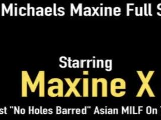 Crazy Asian Mom MaxineX Has Hood Over Head A Big putz In Her Pussy&excl;